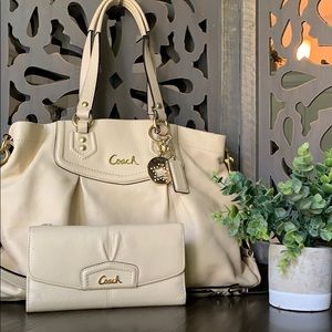 Coach trio: handbag, wallet and keychain